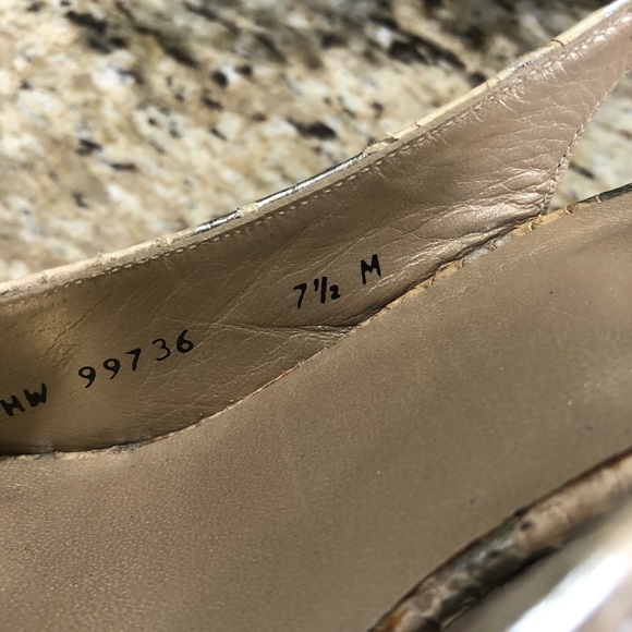 Stuart Weitzman Snakeskin Slingback Metallic & Neutral Heel Pumps 7.5 - Picture 6 of 9